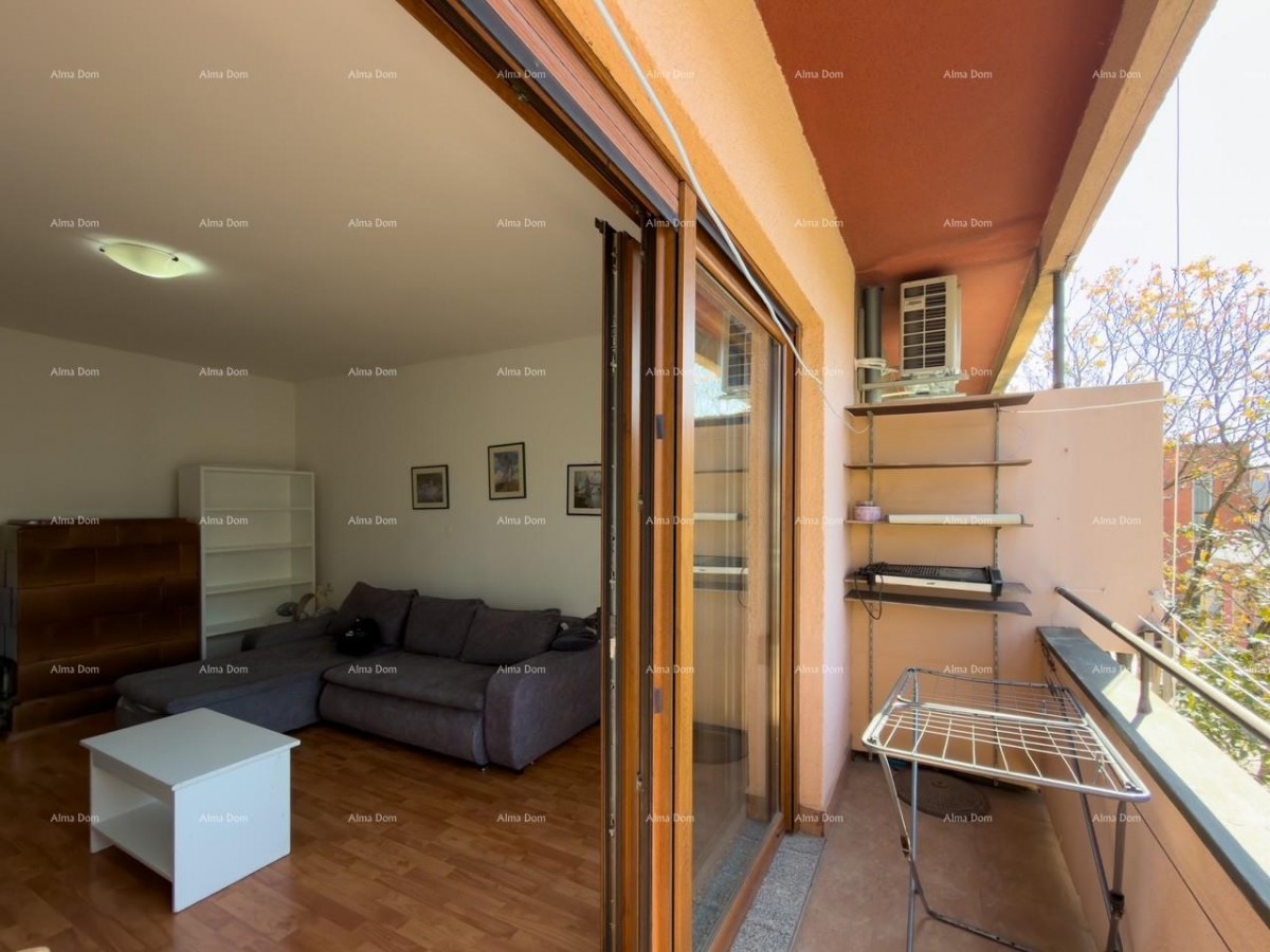 We are selling an apartment in an excellent location in Pula! 22