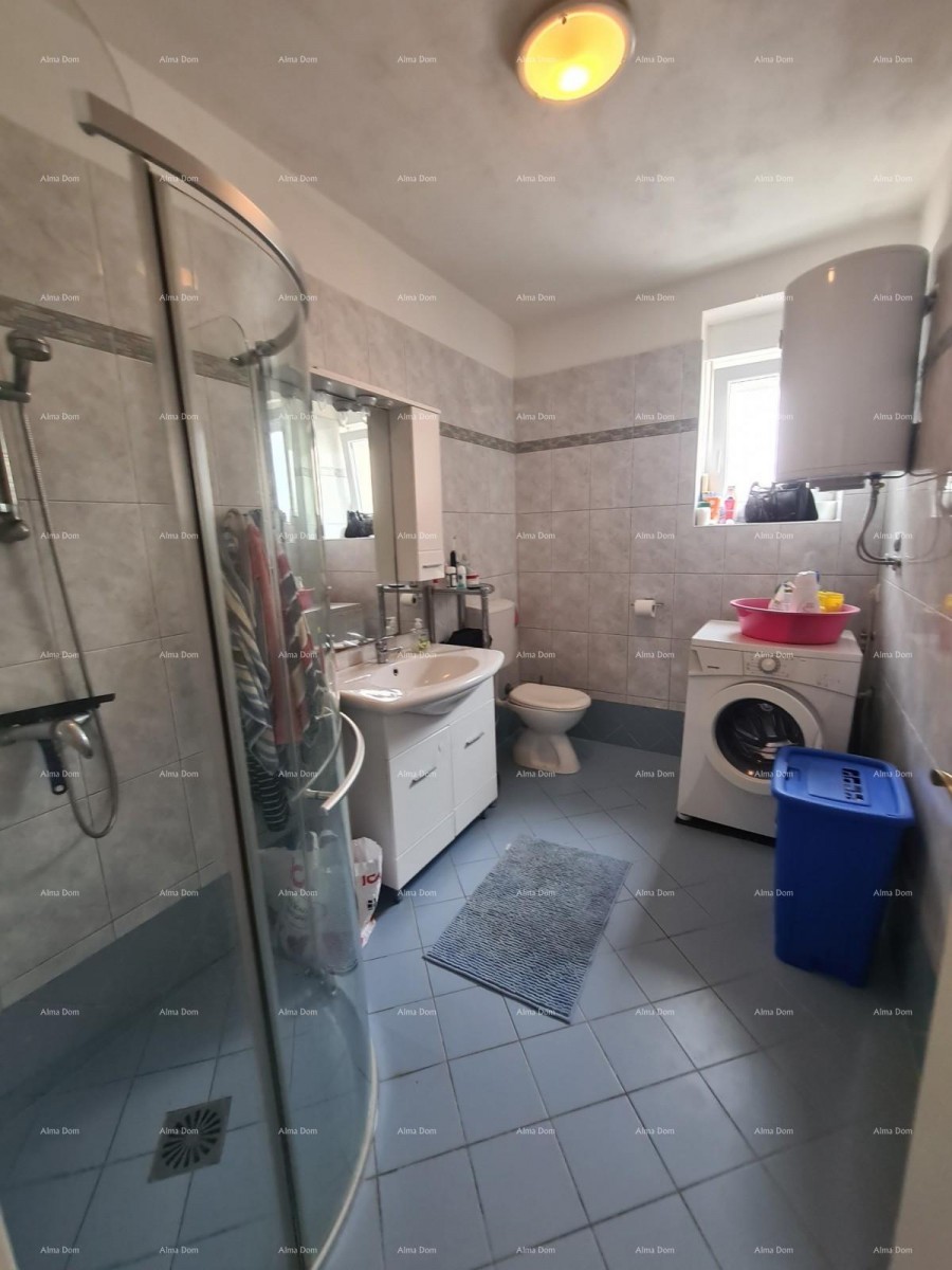 House with a small auxiliary detached room. Medulin. 27