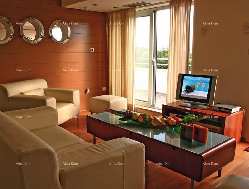 Na prodaju – Luksuzna vila 60 m od morja, Peščena uvala 10