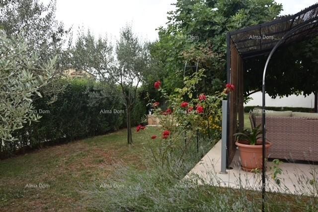 Vendita di una bella casa a duplice famiglia con garage, nei dintorni di Poreč! 3