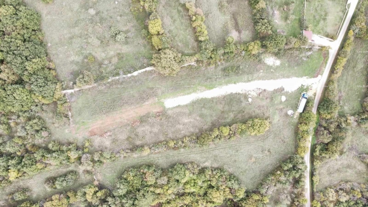 Gradbene parcele na prodaj. 2