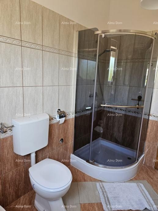 VALBANDON – Popolnoma opremljen trisobni stan z balkonom, 1,2 km od morja 9