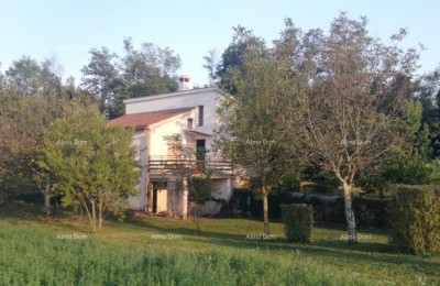 PAZIN - Prodaje se građevinsko zemljište od 2493 m²