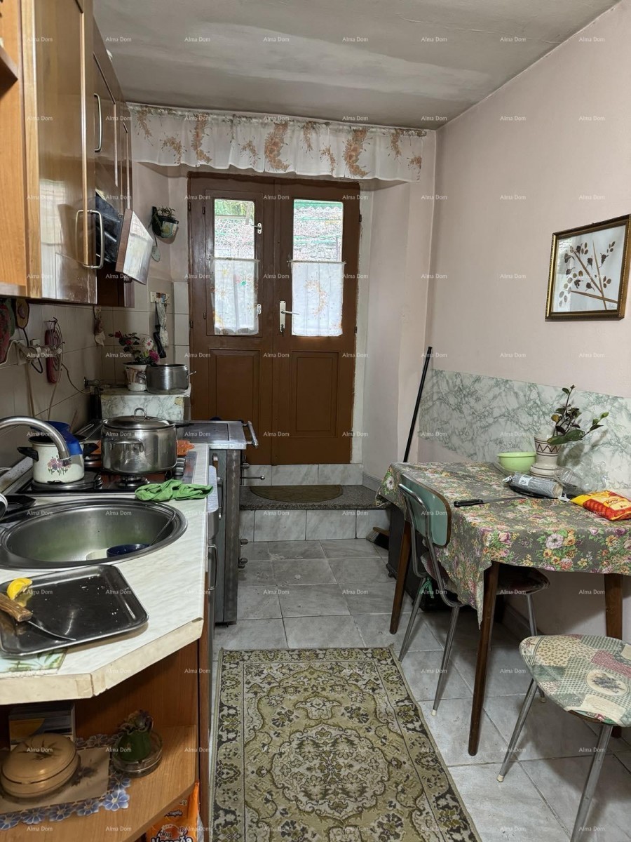 Prodamo hišo z dvoriščem v neposredni bližini centra, Buje! 19