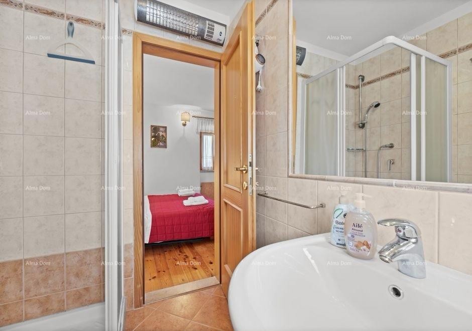 Prodaje se renovirana istarska kuća s bazenom – Kanfanar, 208 m², dva objekta 18