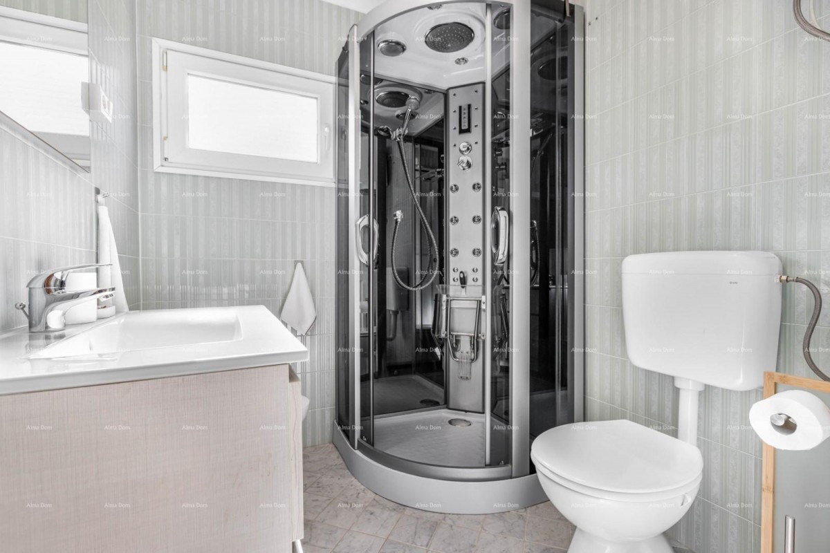 Prodamo dve povezani hiši v Pomeru 26