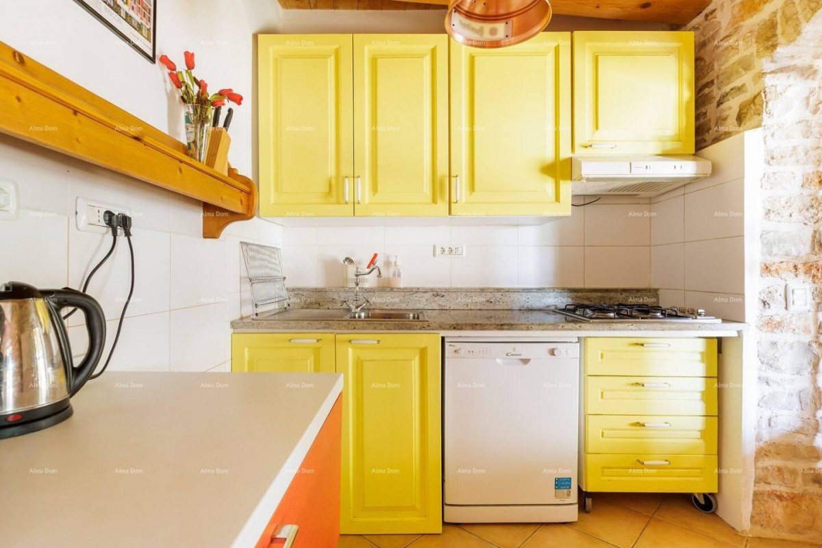 Marčana,  два каменных дома с бассейном. 12