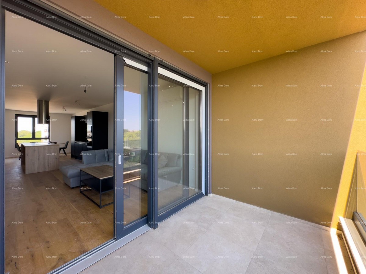 Просторная квартира в Пуле с тремя спальнями и современными удобствами рядом с центром города 9