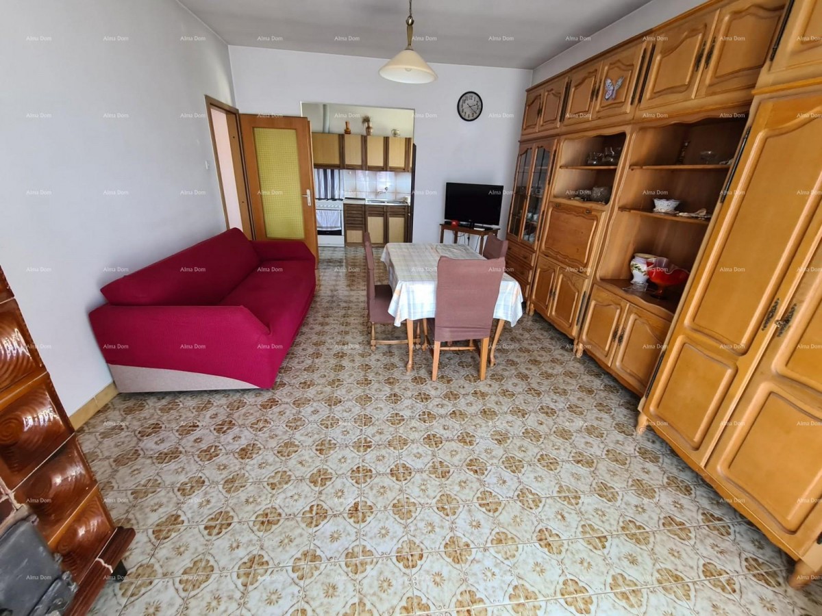 Sale of a house with two residential units, an auxiliary building, and a garage, Ližnjan! 33
