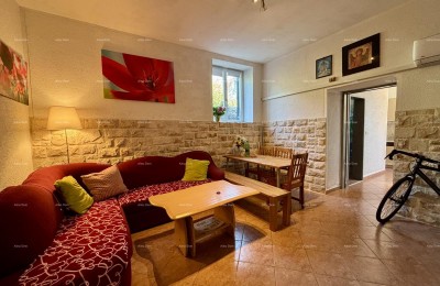PULA, center – prodaja / stan 55 m² z vrtom in parkirnim mestom