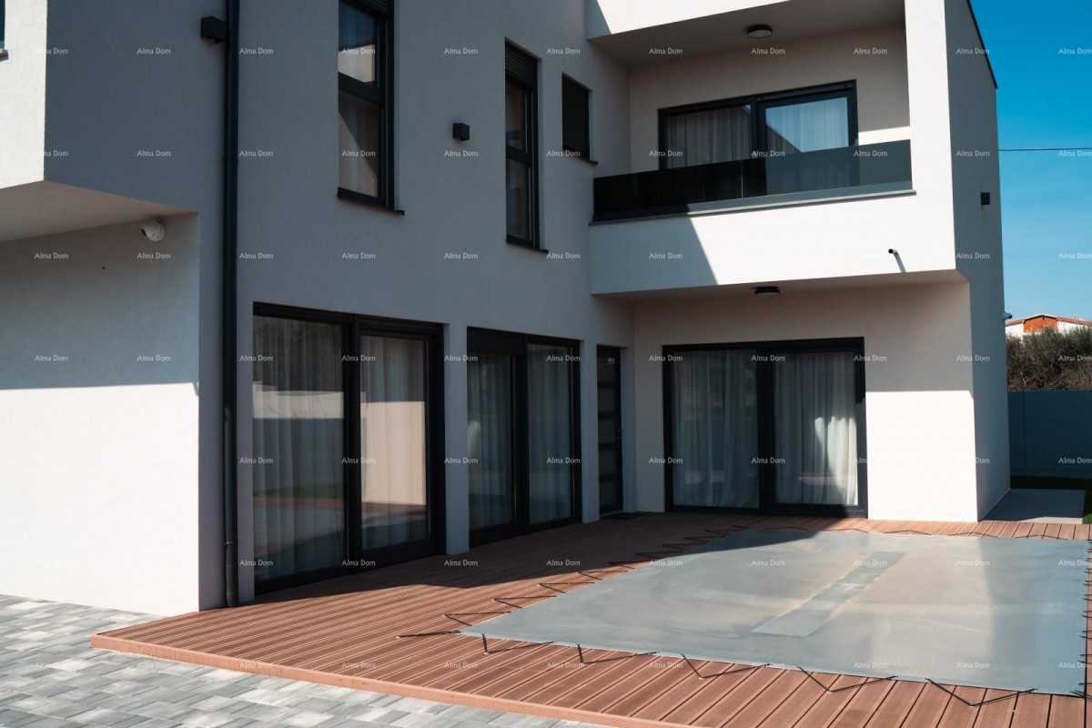 Top location, Pomer! Modern two-story house with pool and jacuzzi! 1