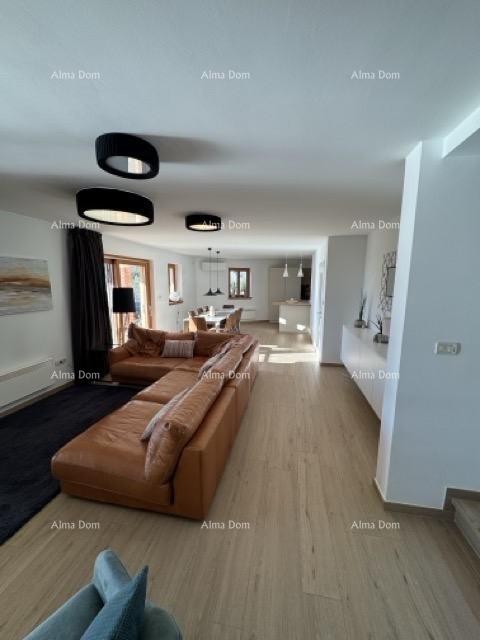 Mediteranska kuća s bazenom i pogledom na more , Raša 3