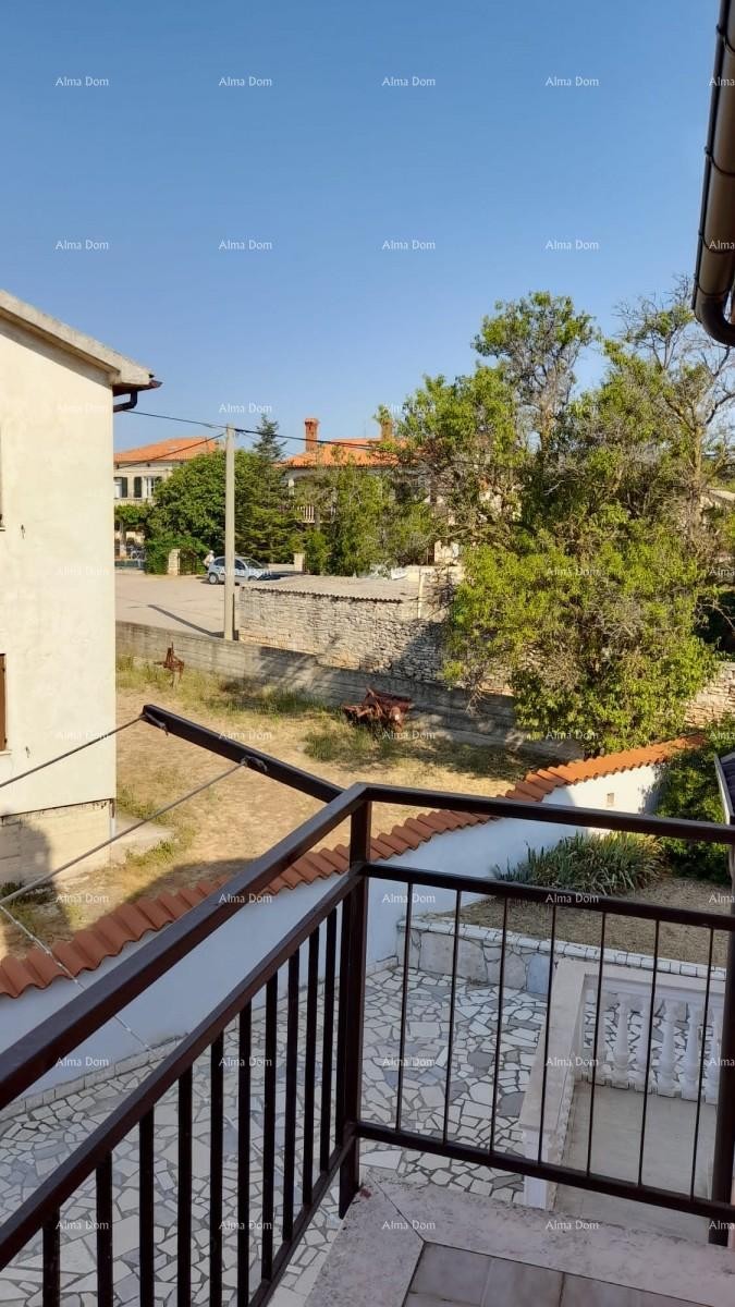Prodaja, Ližnjan , kuća u nizu sa tri apartmana. 4