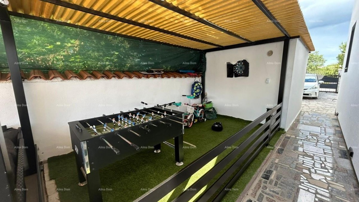 Prodajemo kuću sa više apartmana i bazenom. Pula Veli vrh. 48