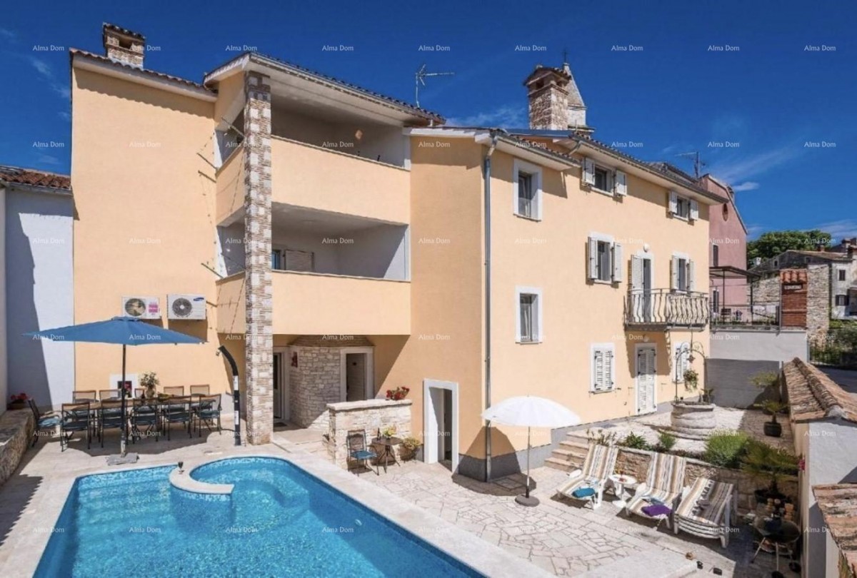 Una bellissima villa con piscina a Dignano è in vendita 2