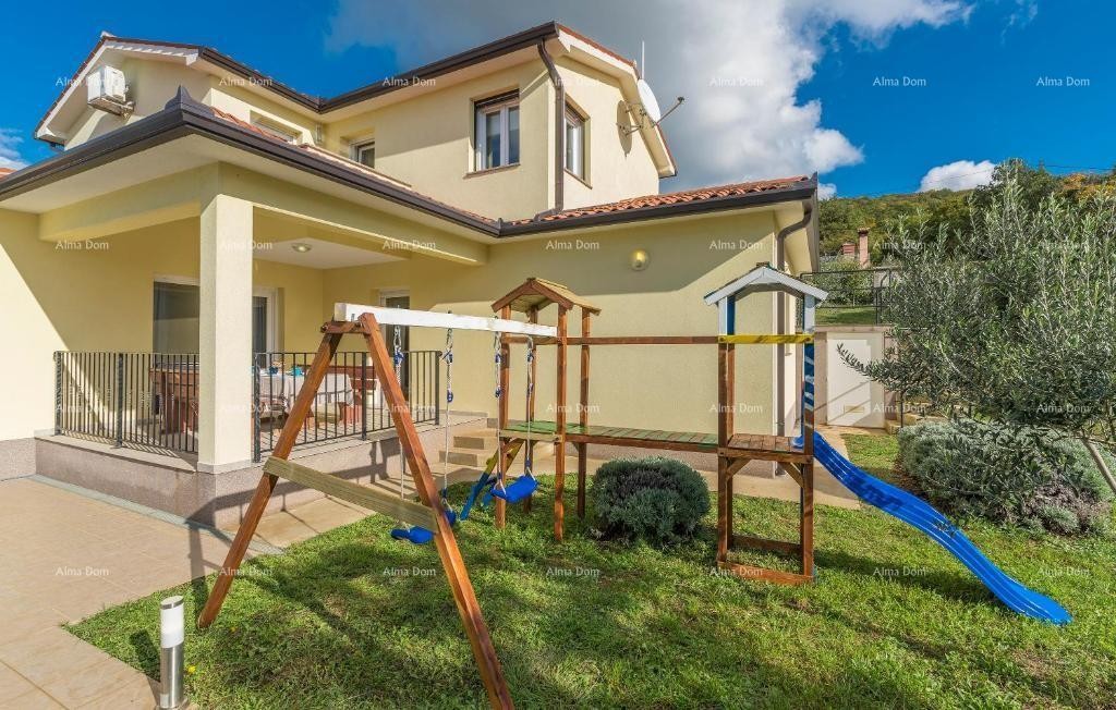 Počitniška hiša z bazenom in velikim vrtom 9