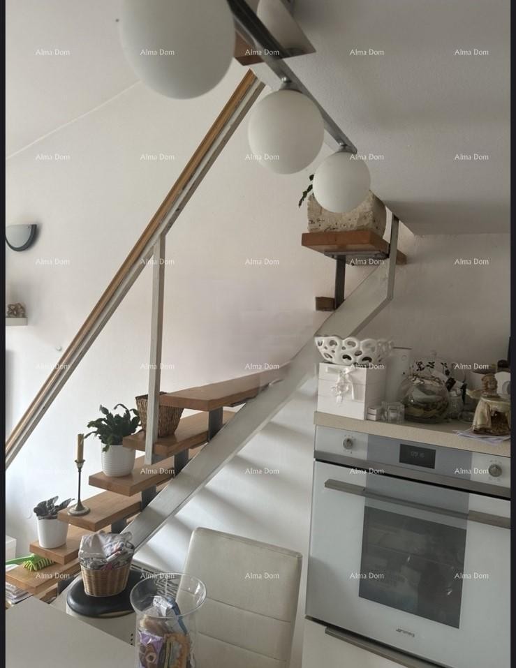 Продается двухуровневая квартира в Пуле 5