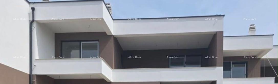 PULA, VALDEBEK – PROSTRAN STAN NA CIJELOJ ETAŽI, 132,55 m², GARAŽA I PARKIRNO MJESTO 1