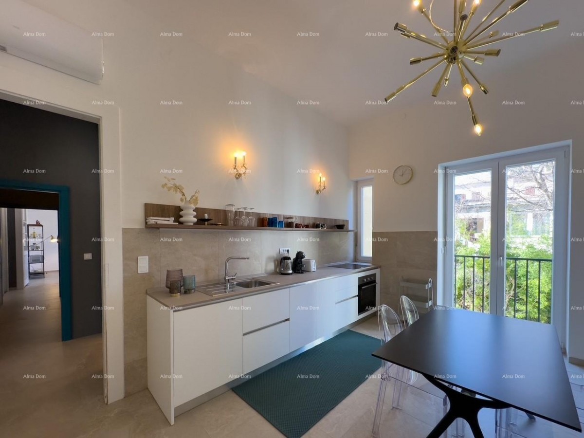 Stiamo vendendo un appartamento ristrutturato nel centro di Pola! 9