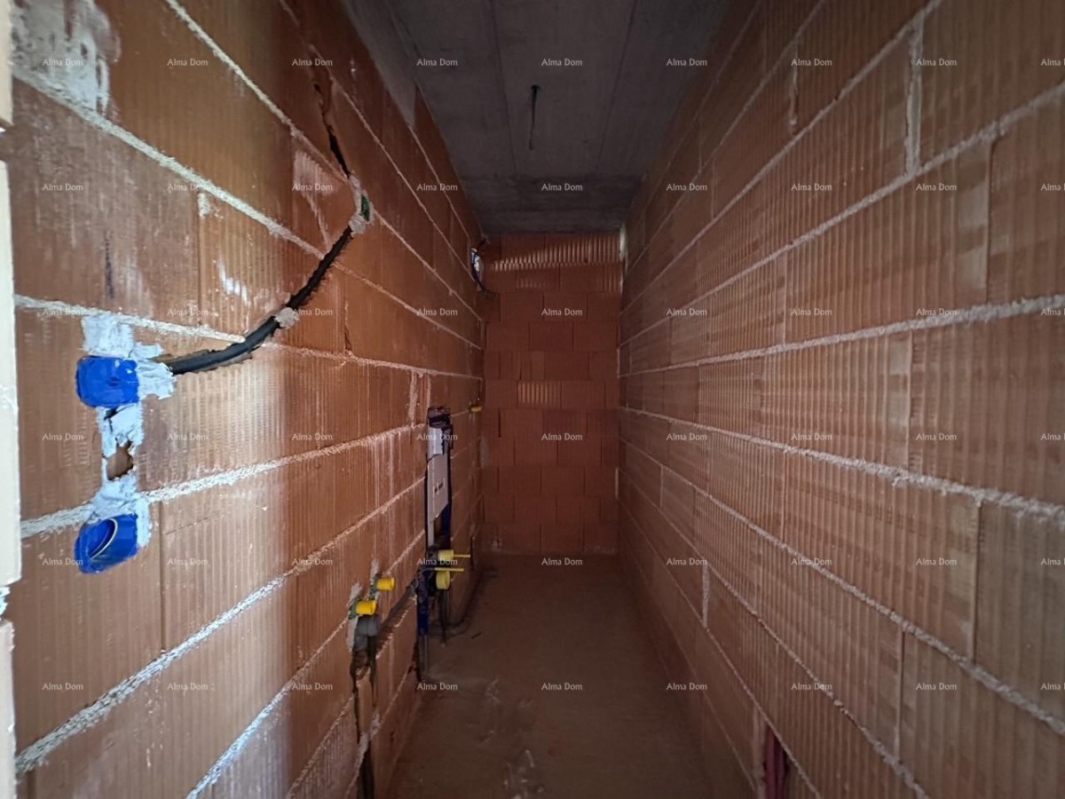 Umag.Продается сдвоенный дом на стадии черновой отделки 12