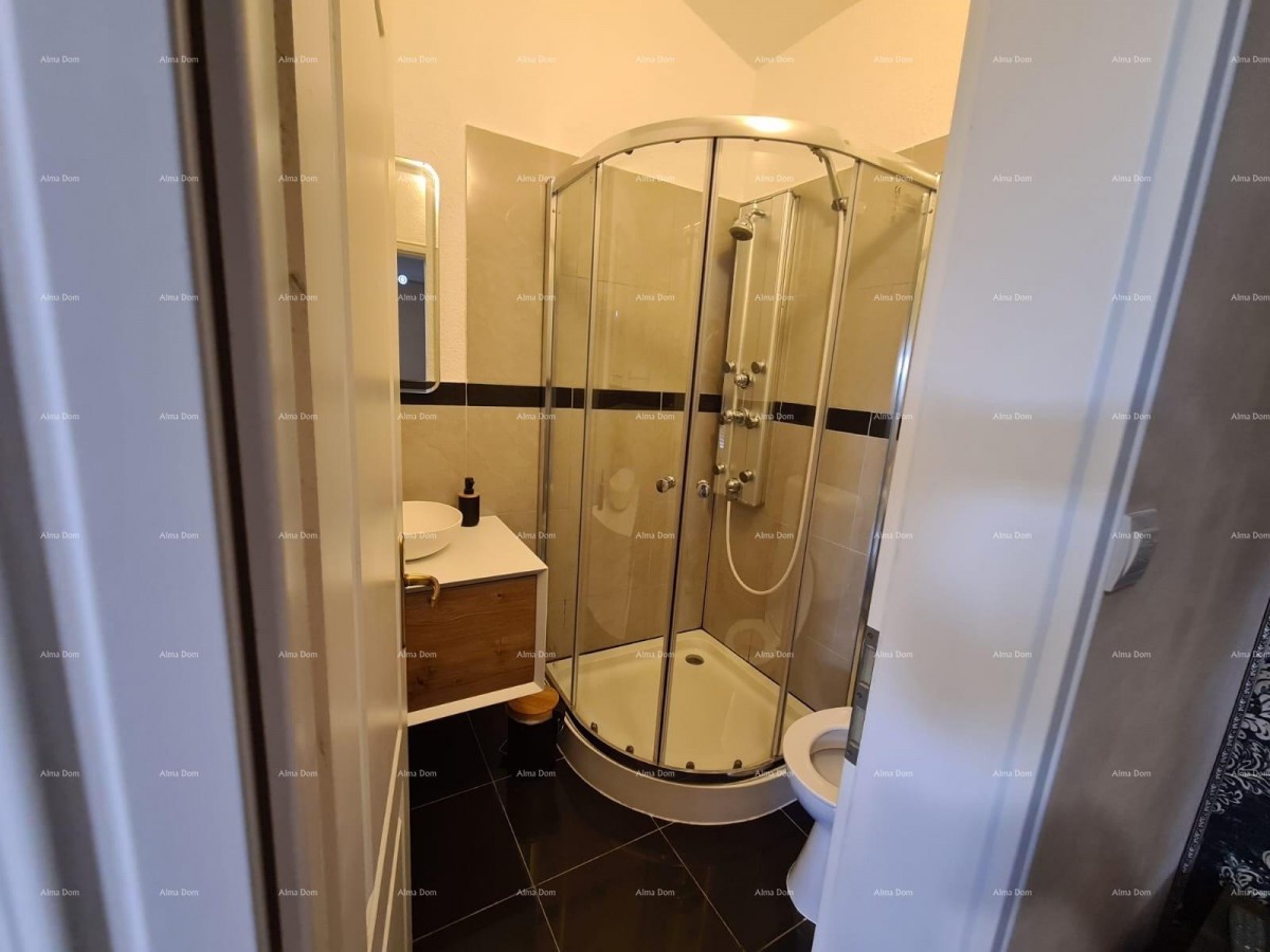 Na prodaju hiša s bazenom – Valtura 31