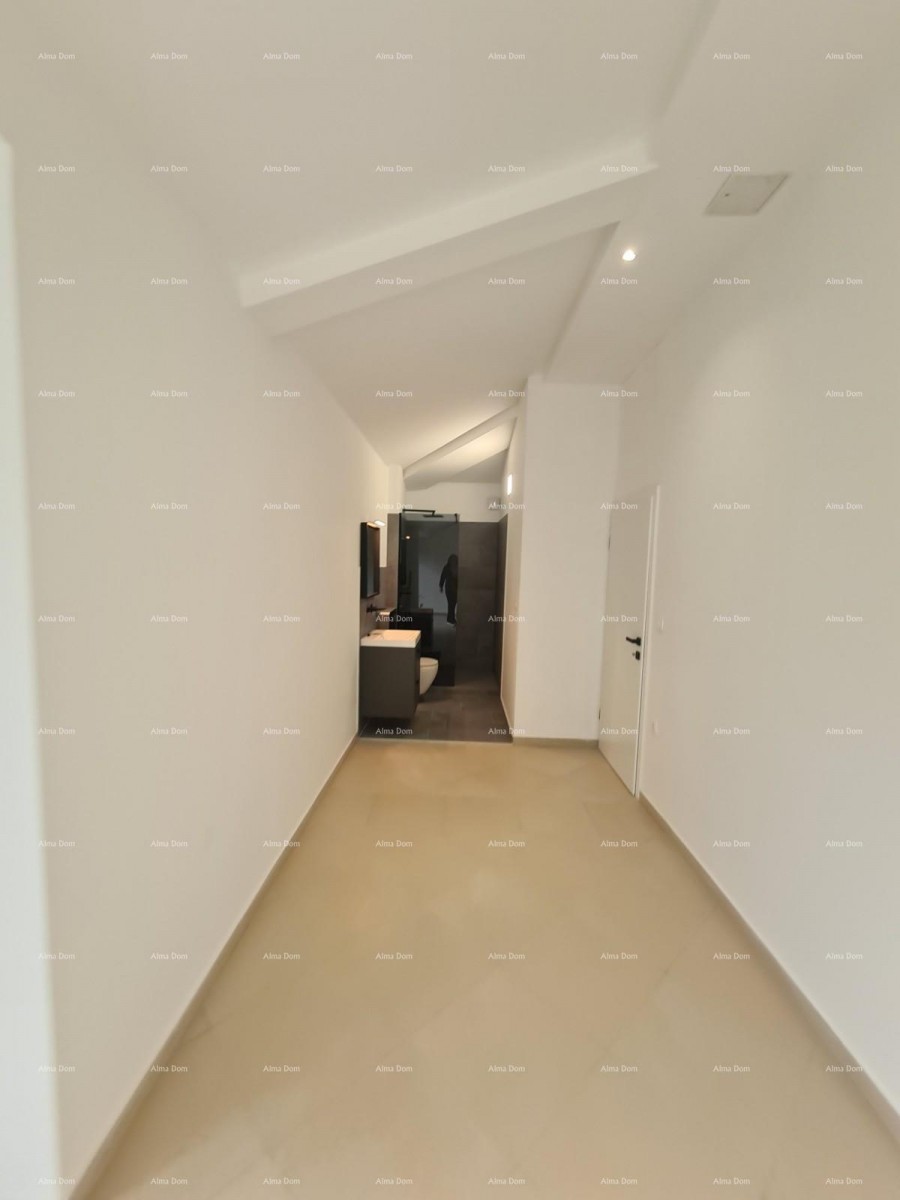 Istra. Pula. Veli vrh. 7