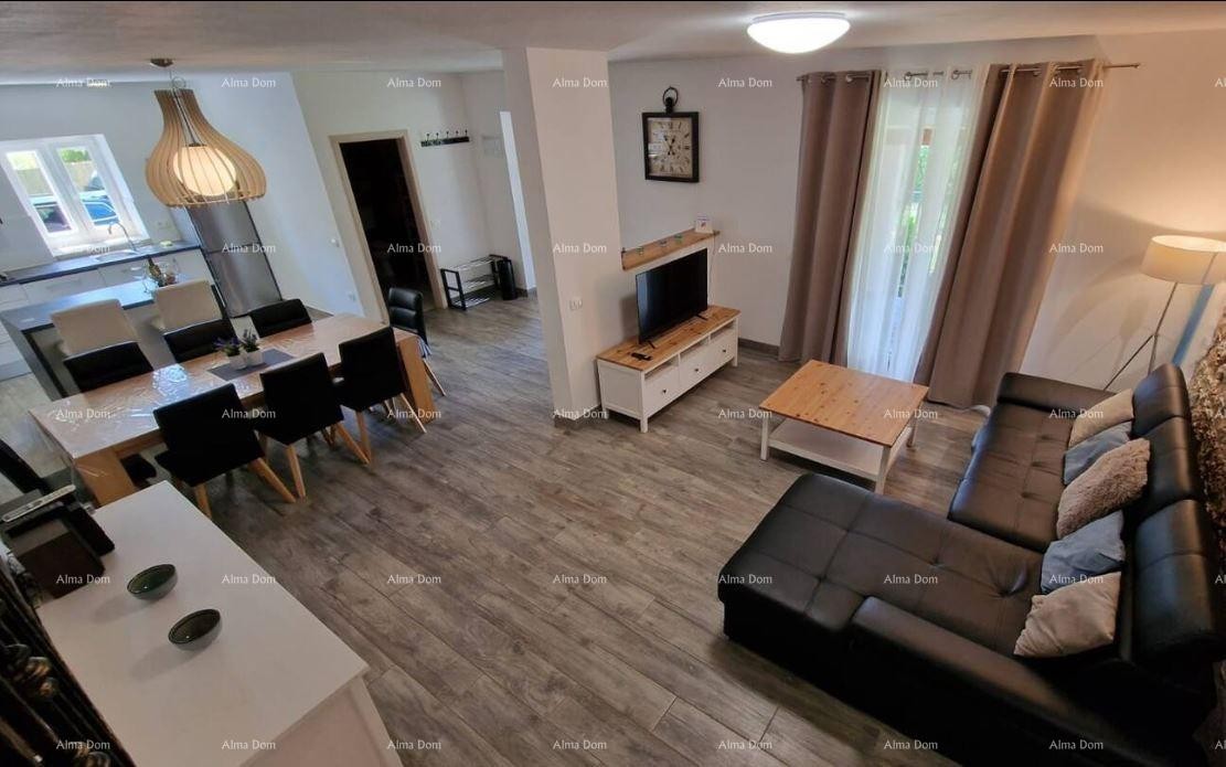 Prenovljena kamnita istrska hiša z bazenom 15