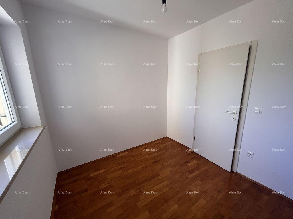 Novigrad – prostran četverosoban stan, 76 m², 200 m od mora i plaže Karpinjan 7