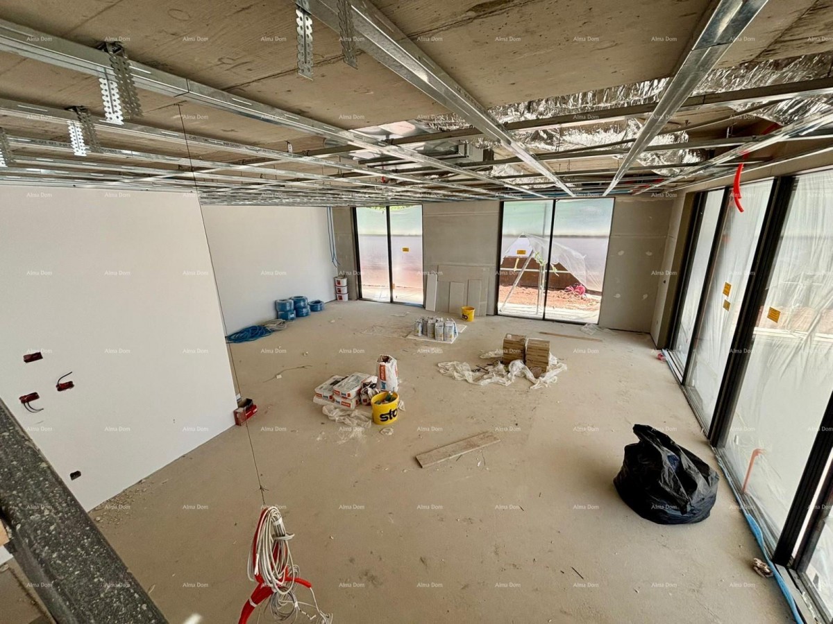 Продается современная вилла в Ровине 35