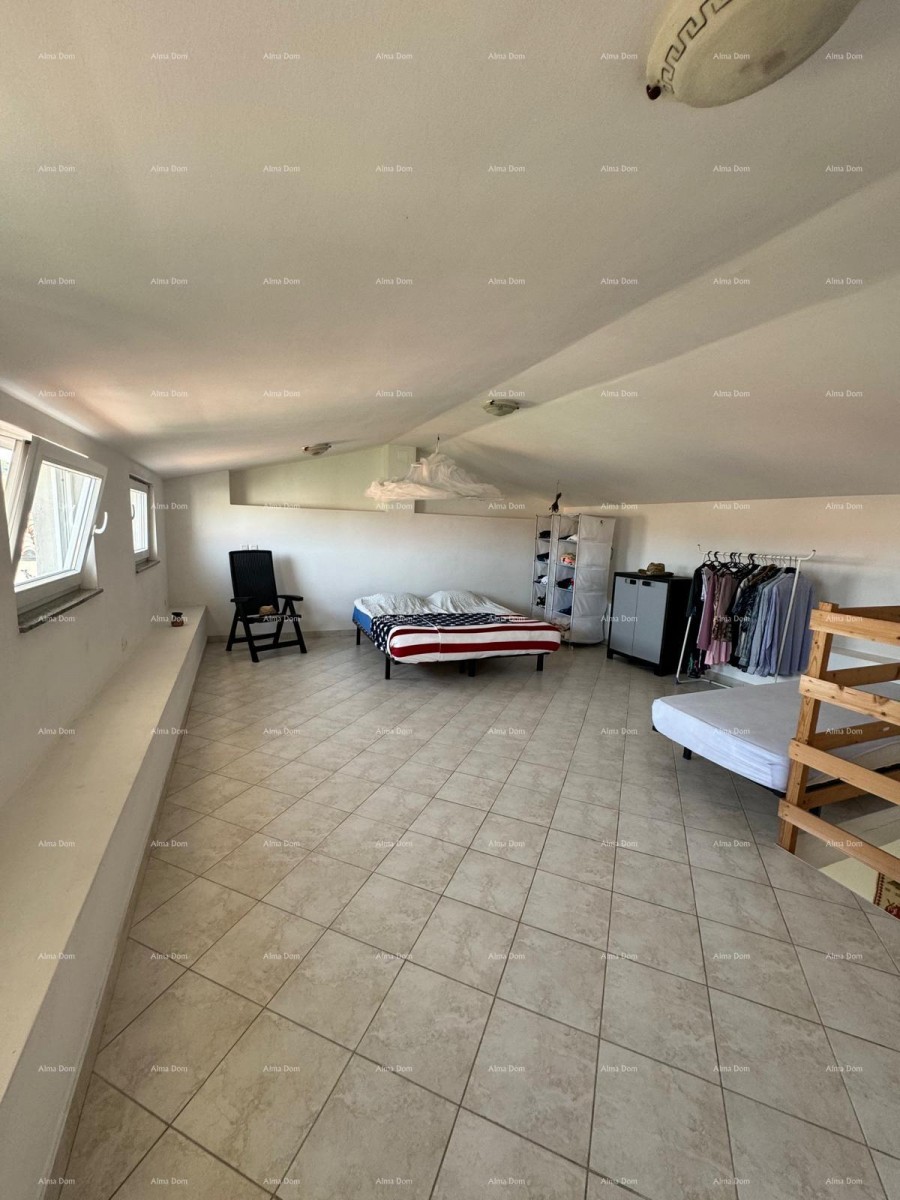 Casa con servizi ausiliari. Medulin. 15