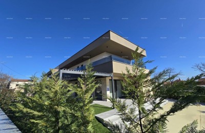 Moderna villa s bazenom i saunom, Marčana!