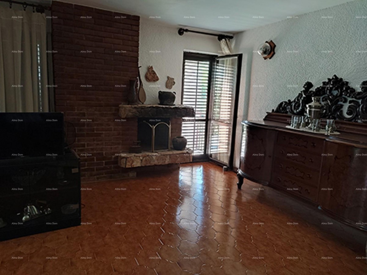 PULA – Škatari, family detached house with a large yard 9