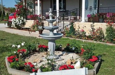 Prodamo hišo na mirni lokaciji. Marčana.