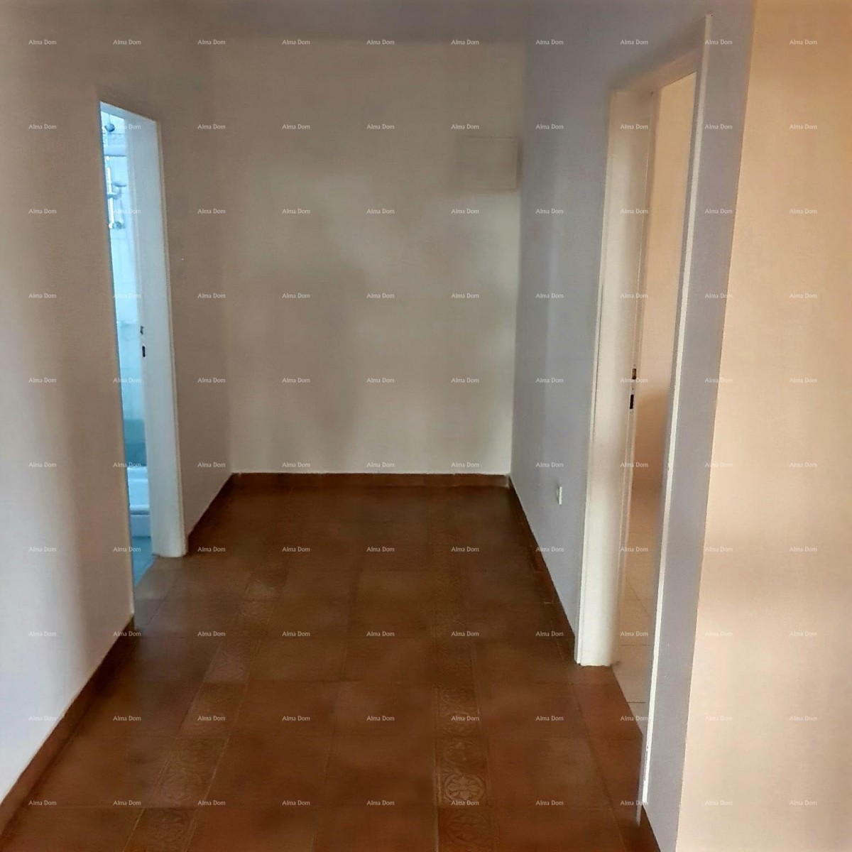 Prodamo samostojno hišo, Marčana 12