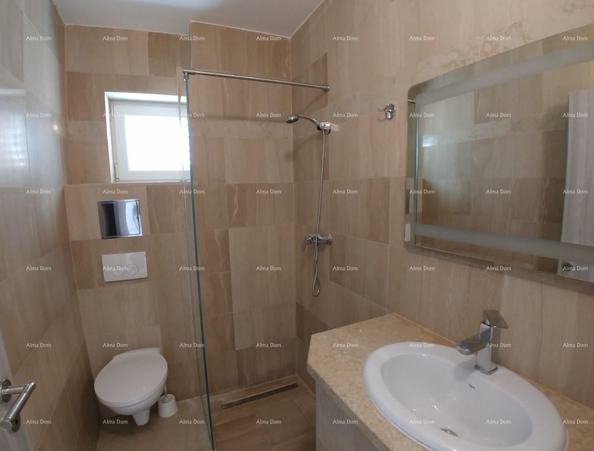 Raša, affascinante casa con appartamenti e piscina con vista panoramica sul mare 11