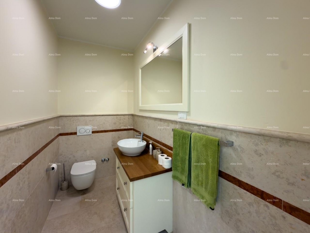 Vendiamo una villa con vista sui Brioni! 5