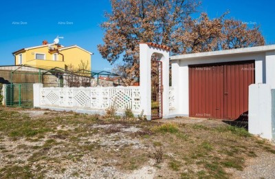 Barbariga! GRAĐEVINSKO ZEMLJIŠTE SA Garažom  s Uporabnom dozvolom!