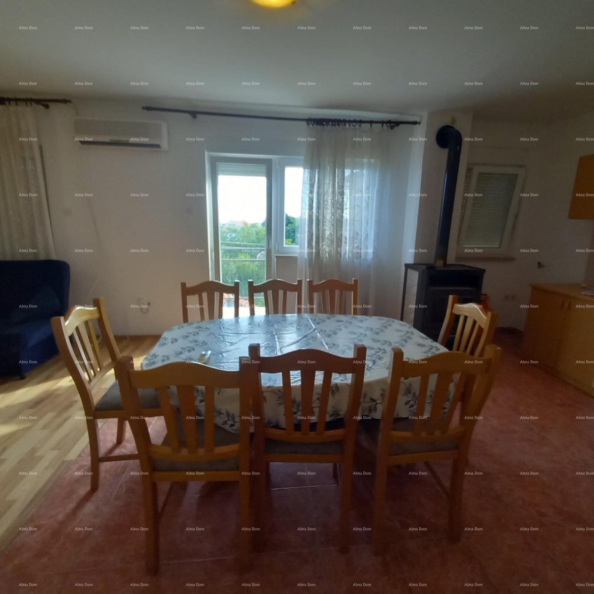 Prodaja, Ližnjan , kuća u nizu sa tri apartmana. 33