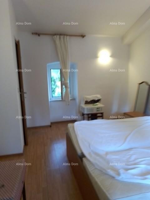 Prodaja kuće sa dvorištem i velikim zemljištem, Barban 4