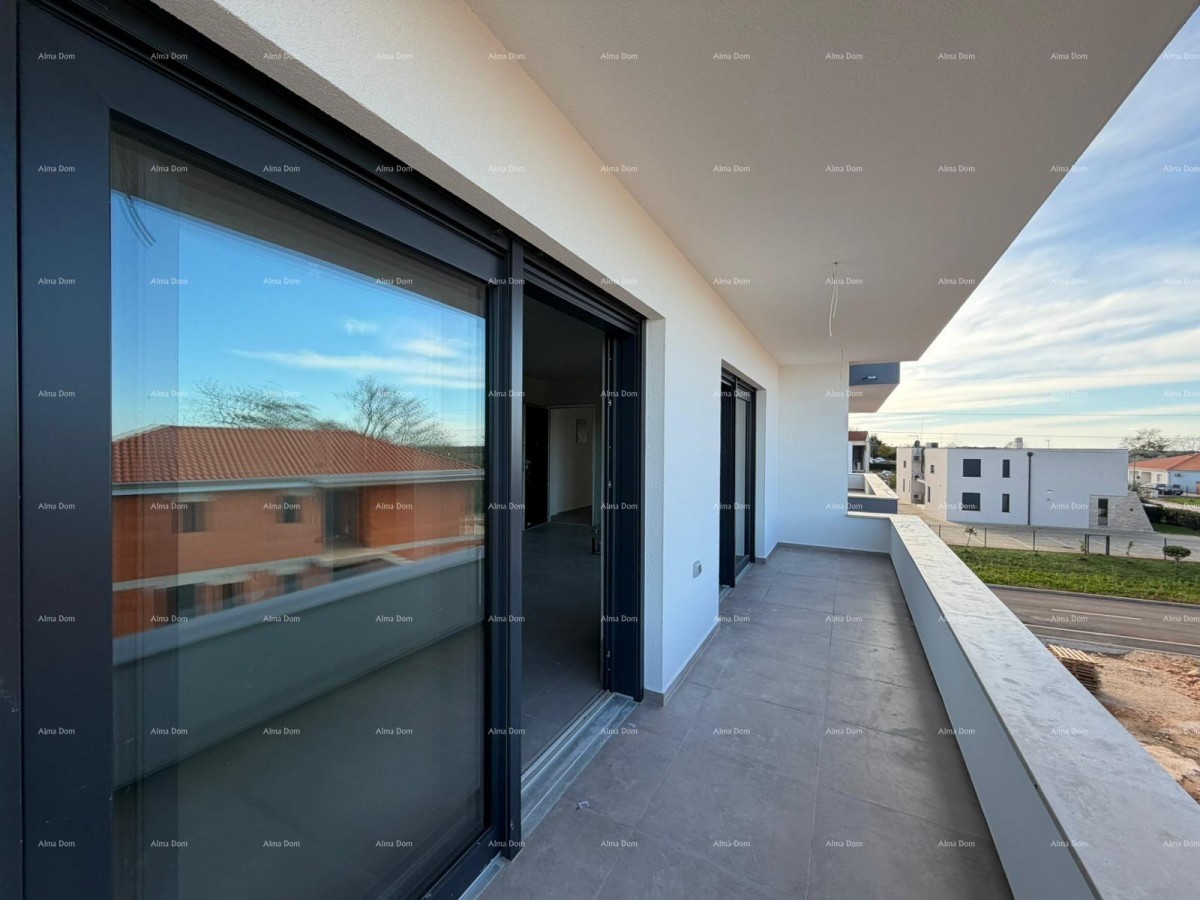 Sale of an apartment in a new building with a sea view, Umag, 1