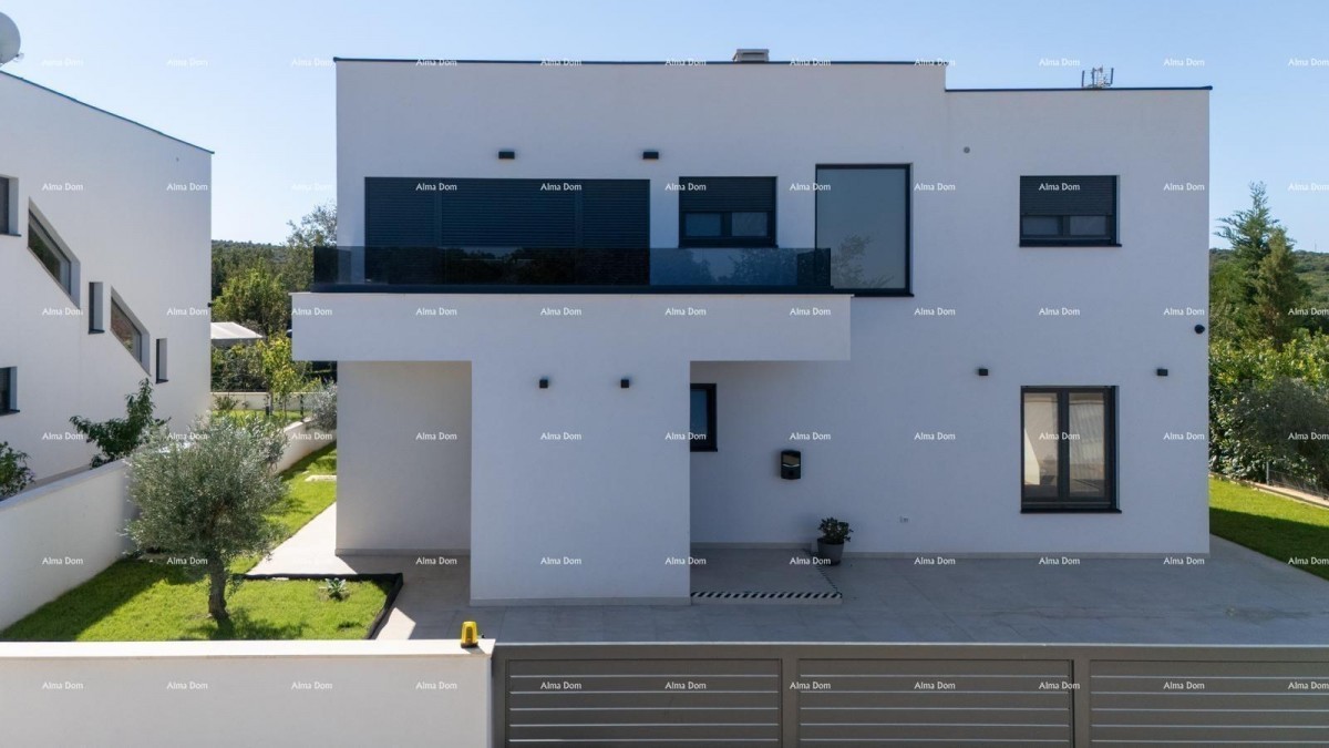 Savršena obiteljska kuća s bazenom u Banjolama, blizu plaže i prirode 5