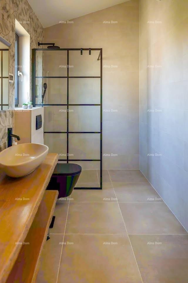 Casa a schiera, Valbandon 8