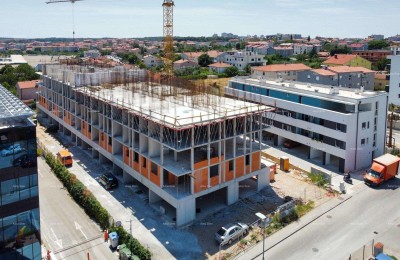 Pula! Multi-family, modern building with an elevator, close to the center. S43