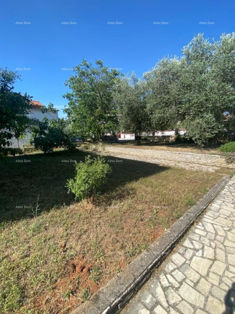 Velika samostojeća kuća. Pula. Veli vrh. 2