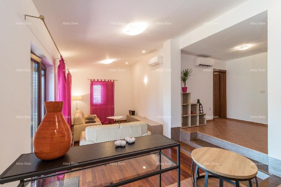 House with pool and jacuzzi! 7