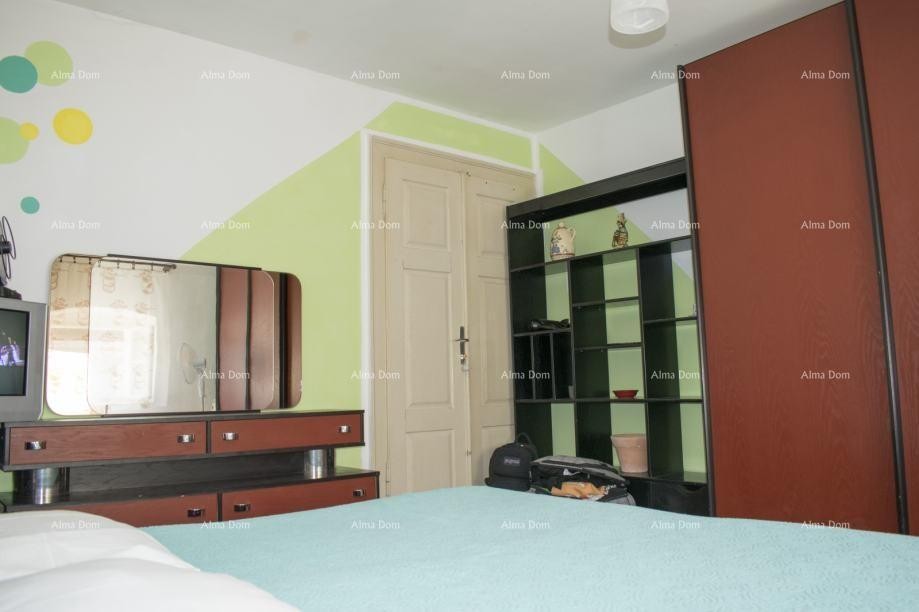 Poreč, in vendita appartamento con 3 camere da letto 3