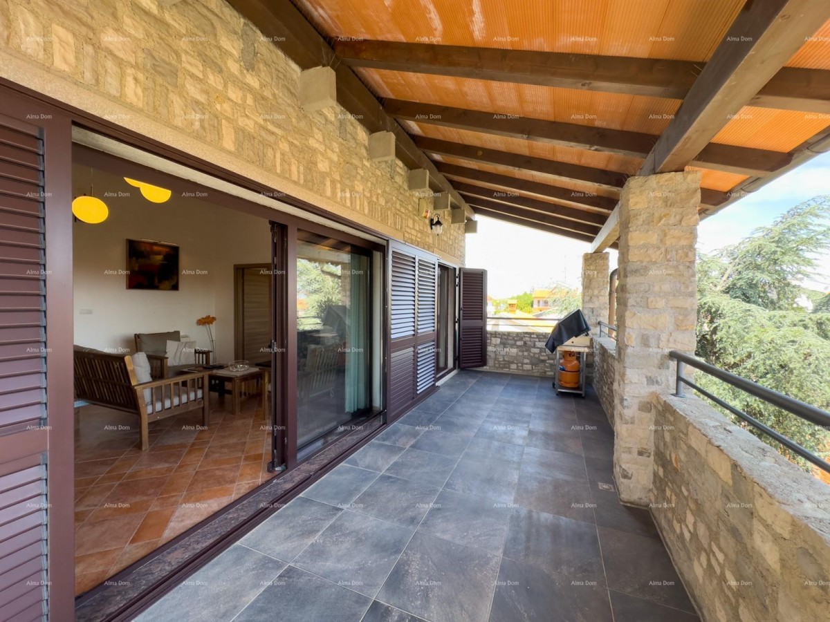 Beautiful house with a pool in Pula, ideal for a family or investment. 48