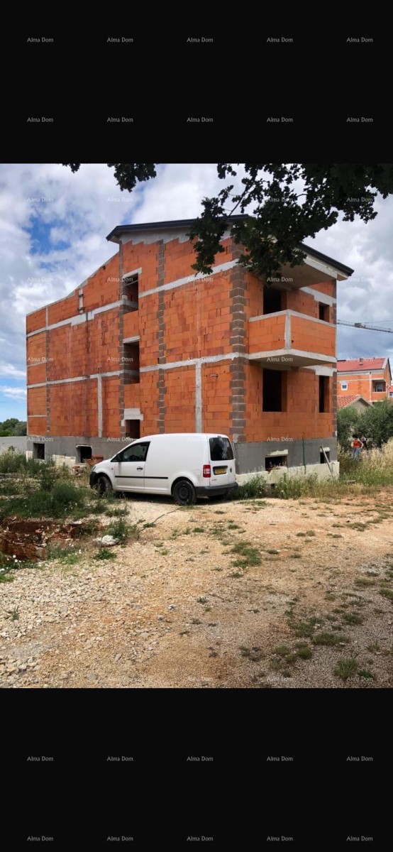 Case in costruzione a Peroj! 1