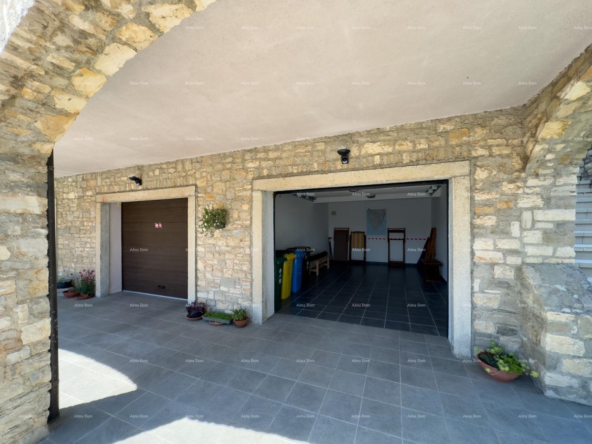 Beautiful house with a pool in Pula, ideal for a family or investment. 6