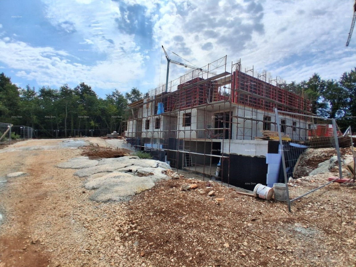 Продажа квартир в современной новостройке, Пореч! 12